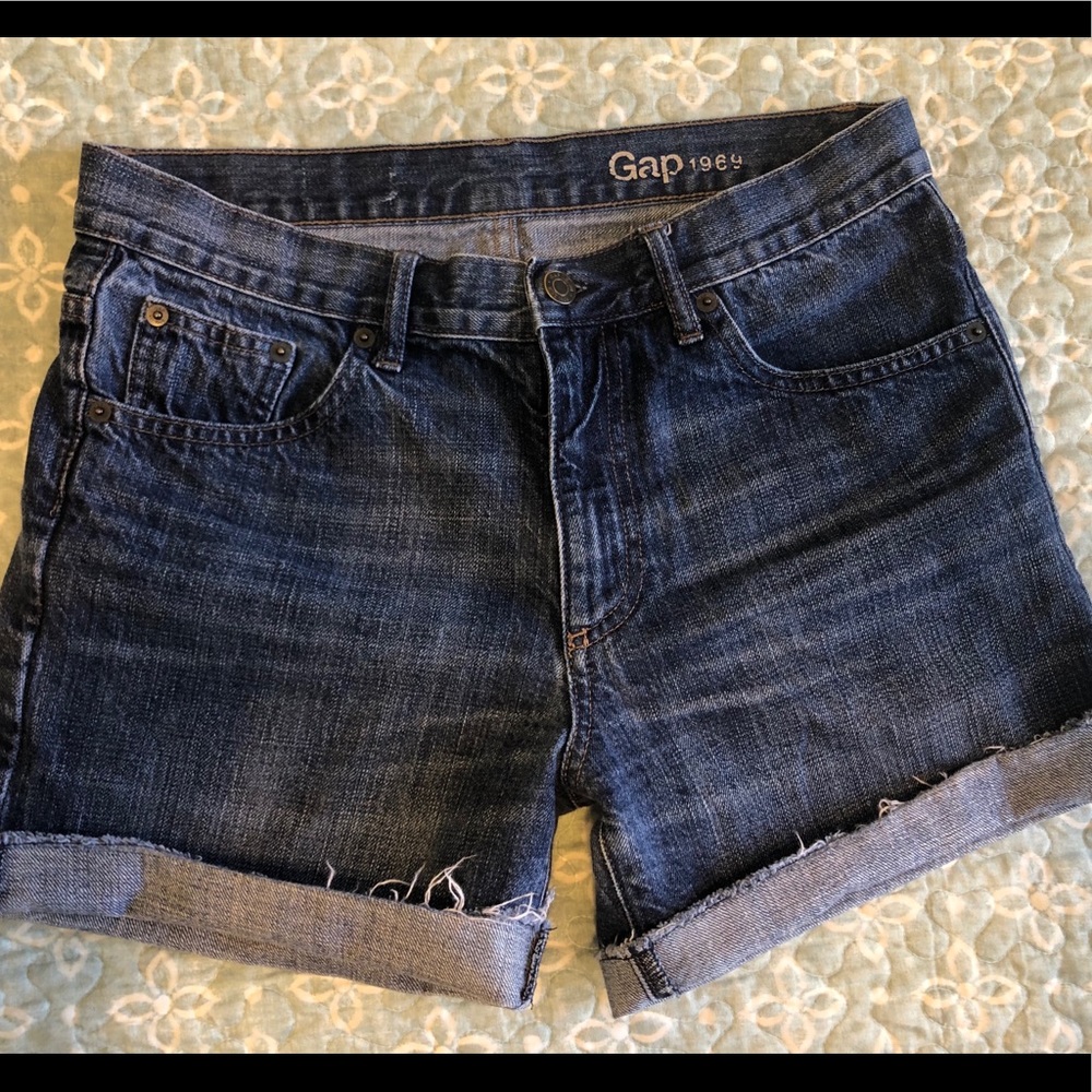 Gap shorts